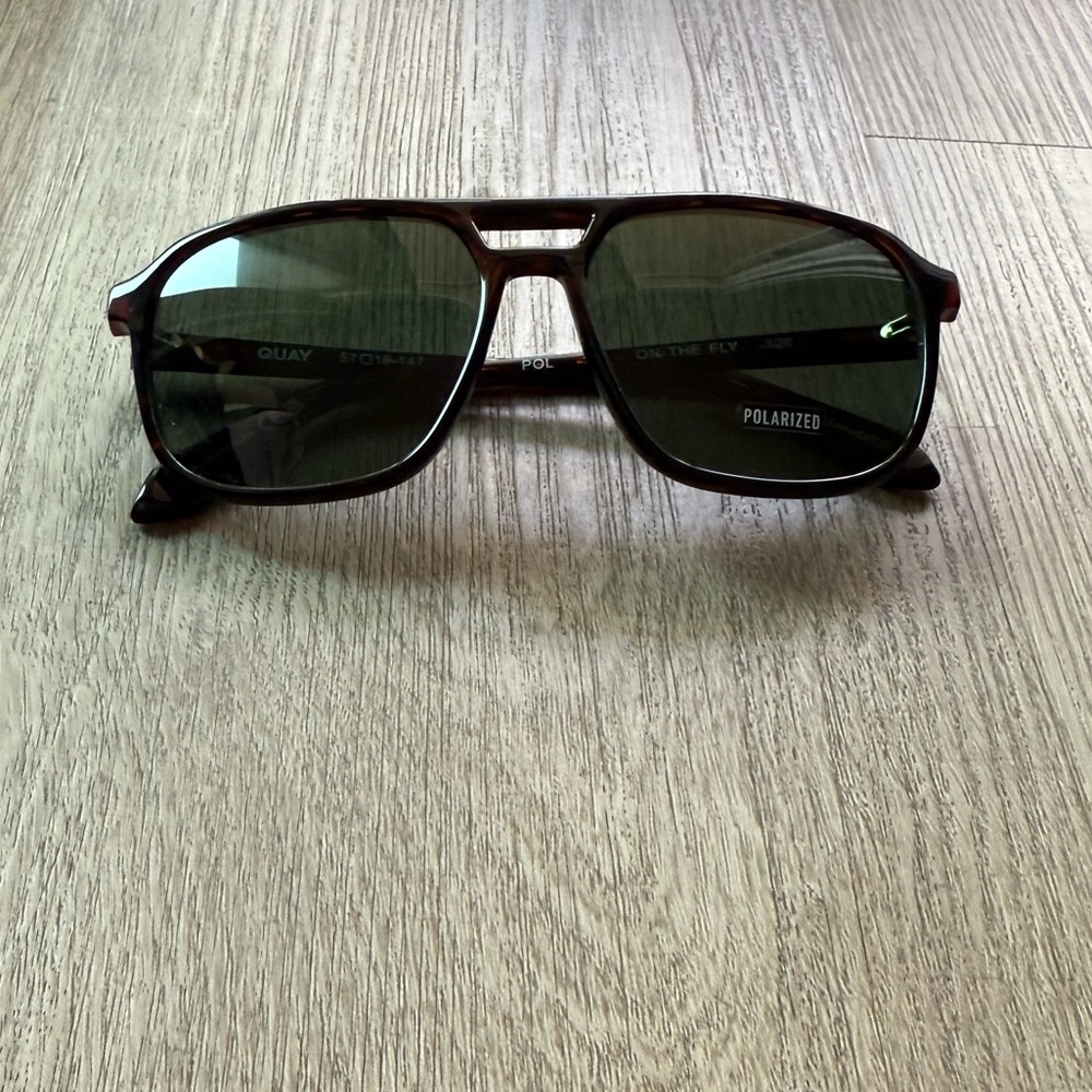 quay australia on the fly tortoise polarized square aviator navigator sunglasses